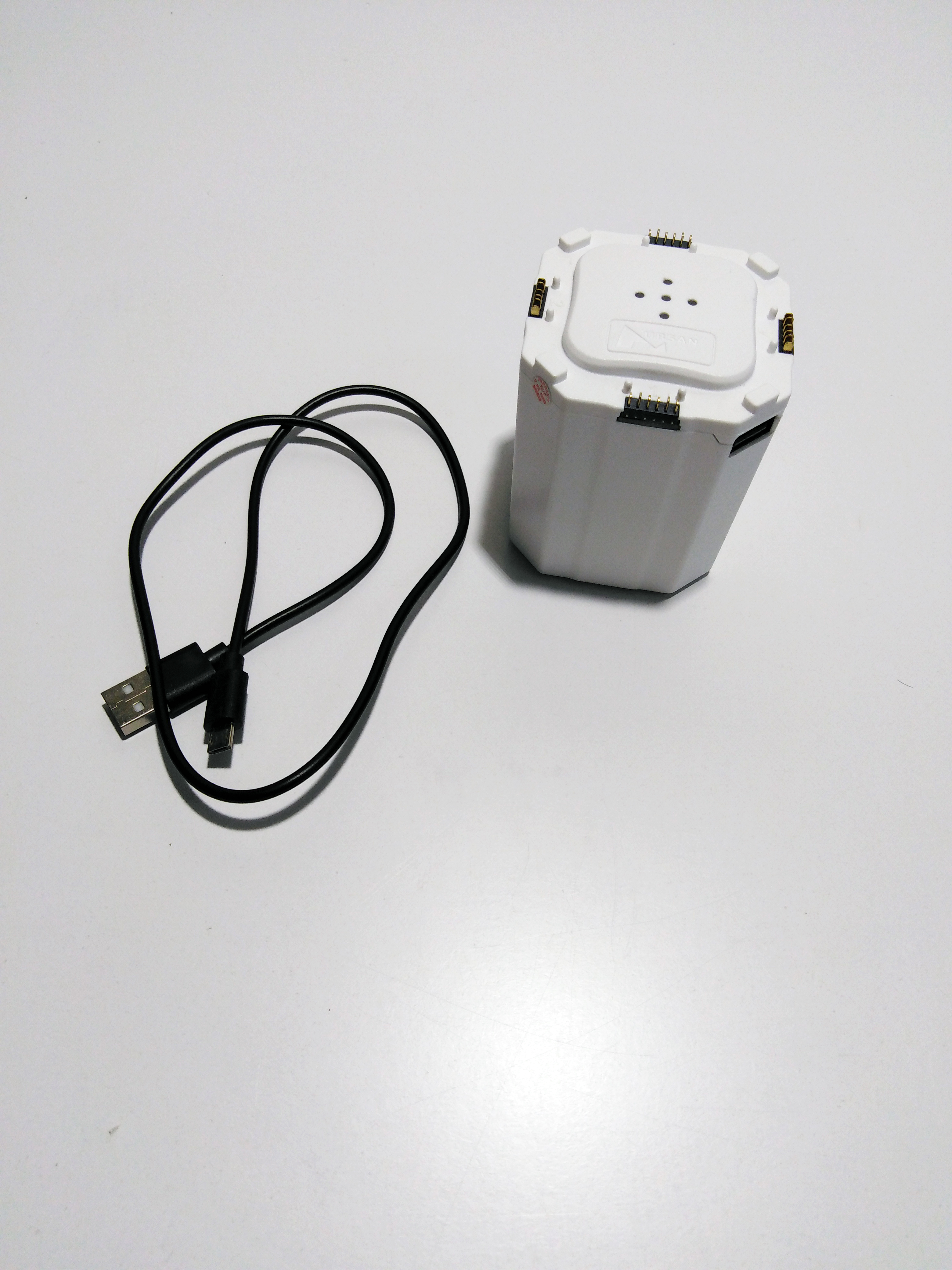 Зарядная станция для четырёх аккумуляторов Hubsan Zino mini Se