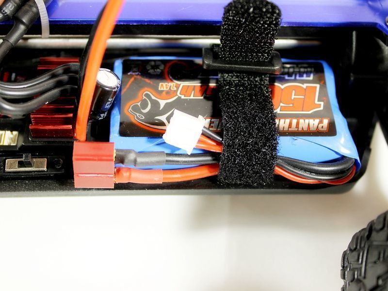 Р/У трагги Remo Hobby S-EVOR Brushless 4WD 2.4G 1/16 RTR + Li-Po и З/У (Красный)