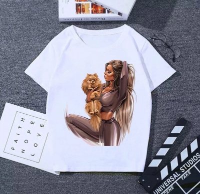 Футболка женская Девушка с собачкой-белая (42-44)