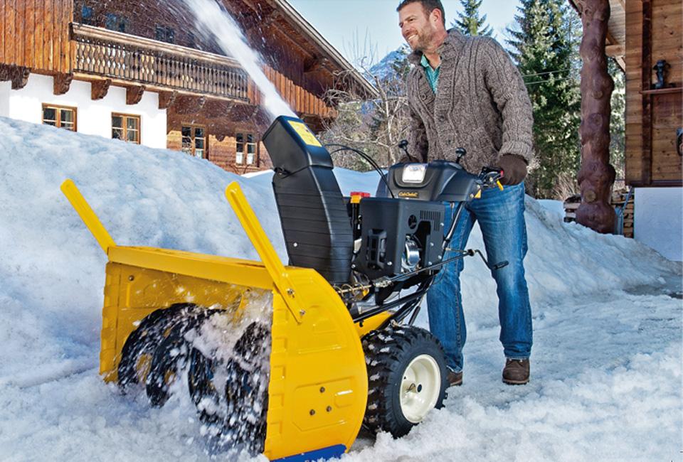 Фото снегоуборщика. Cub Cadet 933 SWE. Снегоуборочная машина Cub Cadet 530 SWE. Cub Cadet снегоуборщик. PHG 61 бензиновый снегоуборщик.